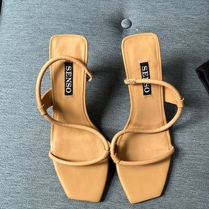 Senso heels size 9–never been worn.